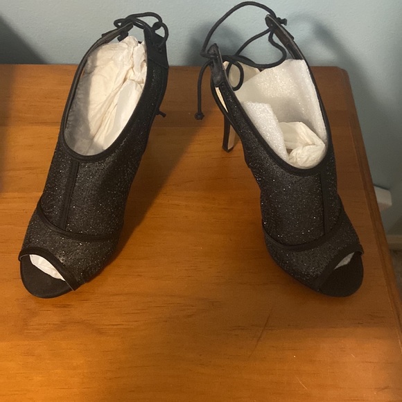 Caparros heels - Picture 2 of 4